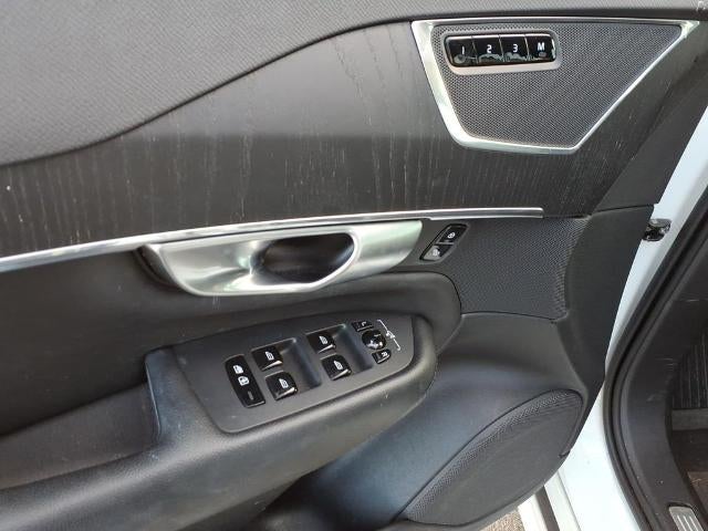 2020 Volvo XC90 Momentum