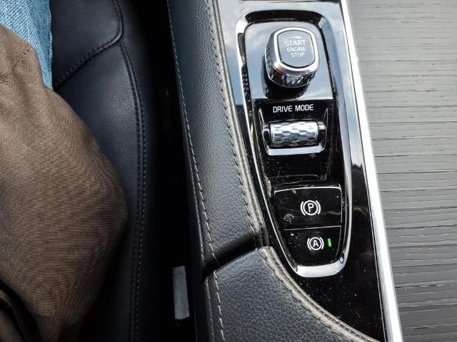 2020 Volvo XC90 Momentum