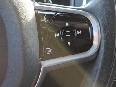 2020 Volvo XC90 Momentum