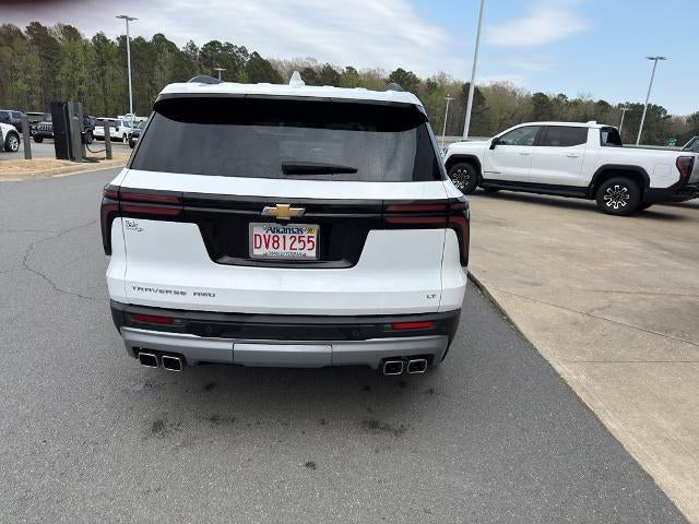 2024 Chevrolet Traverse LT