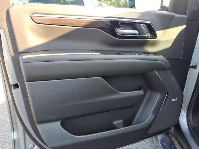 2026 Chevrolet Tahoe Z71 - Photo 12